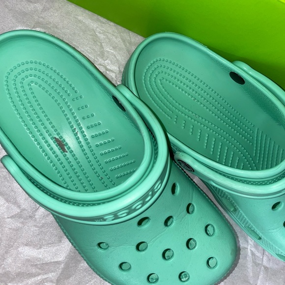 Light blue “pistachio” Crocs - Picture 3 of 4